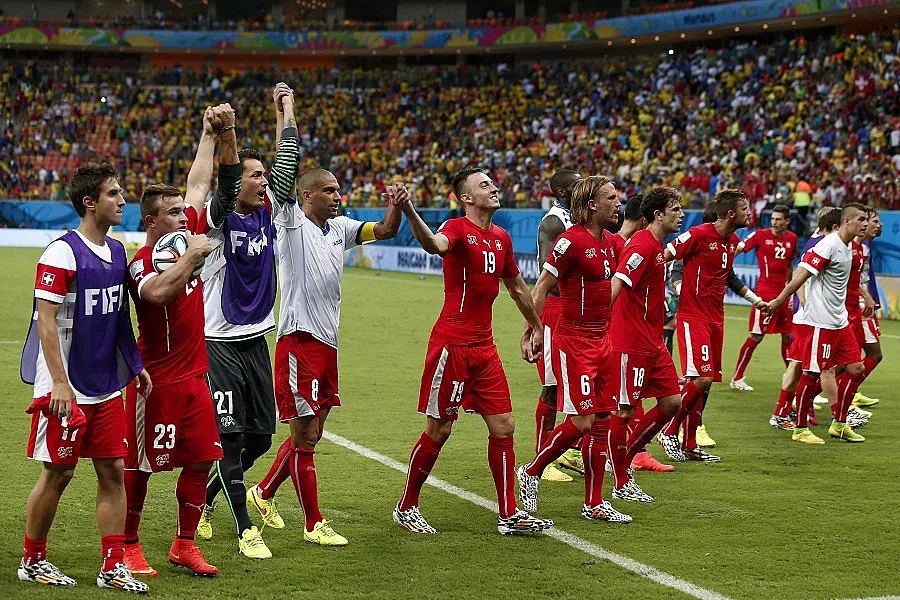 Франция и Швейцария към 1/8-ина финалите от група "Е"