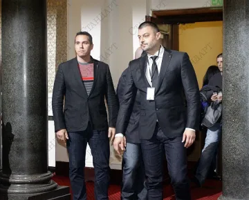 Бареков кани десните на преговори за вота