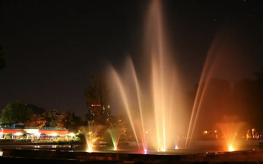 Пловдив с пеещи фонтани от Канада