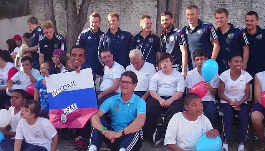 Мболи има проблеми със зрението, тръбят в Русия