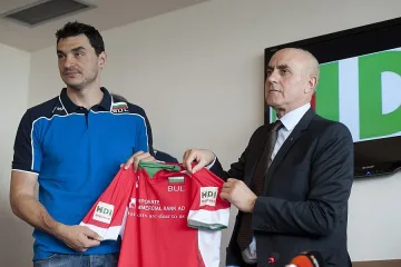 Владо Николов се връща за световното