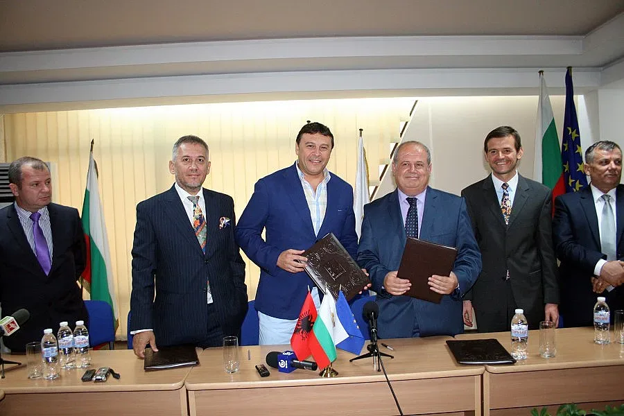 Благоевград се побратими с албанския град Фиер