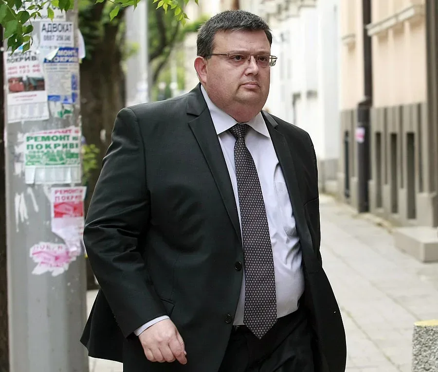 Цацаров: Не разследваме източване на КТБ