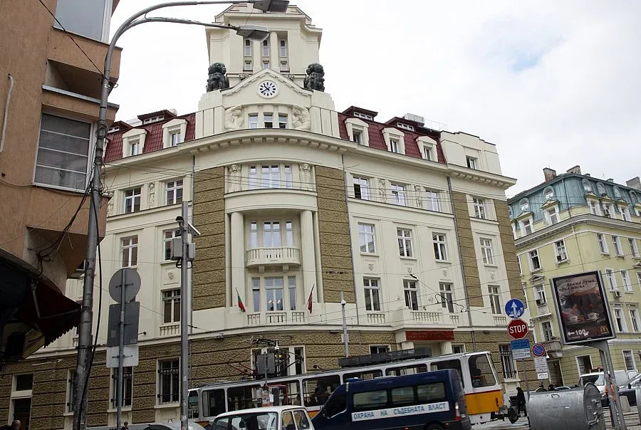 Одитори влязоха в КТБ и „Креди Агрикол"