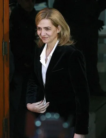 Испанската принцеса отива на съд за измами и пране на пари