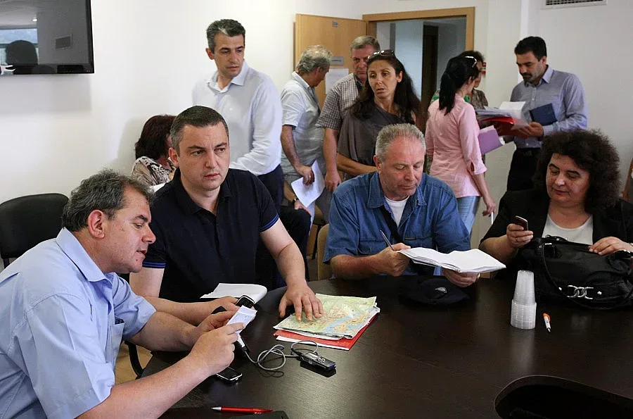 Портних призна за гаф с дигата