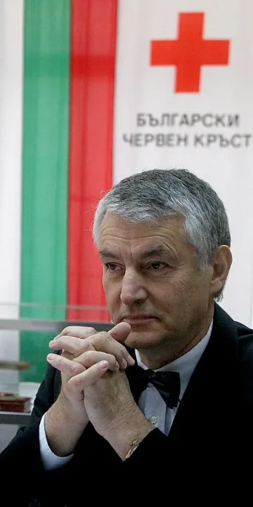 Всички помагат, само политиците се ослушват