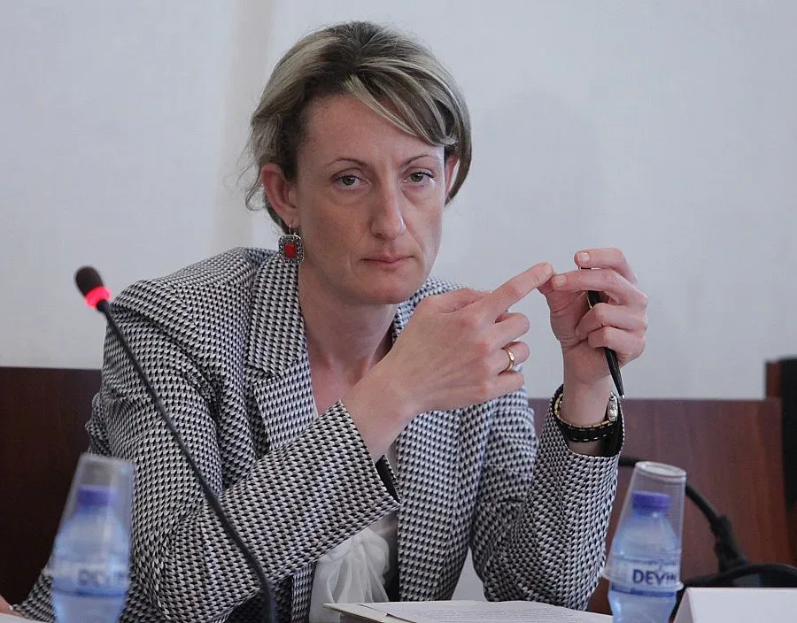 Златанова се отказва от новия НК