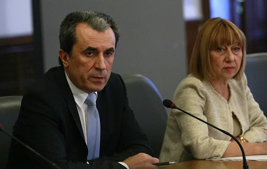 Орешарски: Въпросите за оставка и избори са към партиите