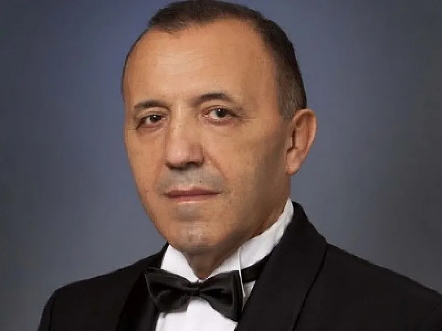 Ралчев дава автографи в "Кемпински"