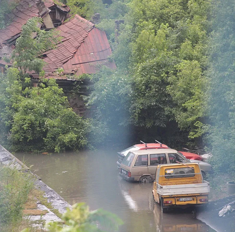 2-годишната Жана изплува от калта