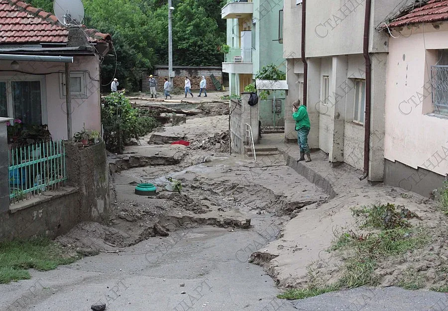 Болница праща помощи на пострадалите във Варна и Добрич