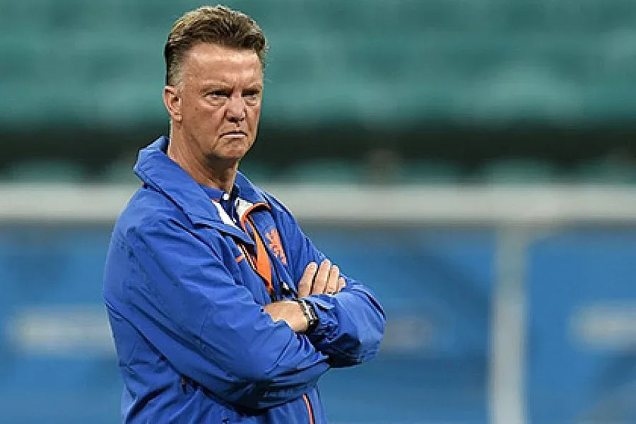 Ван Гаал: ФИФА манипулира в полза на Бразилия