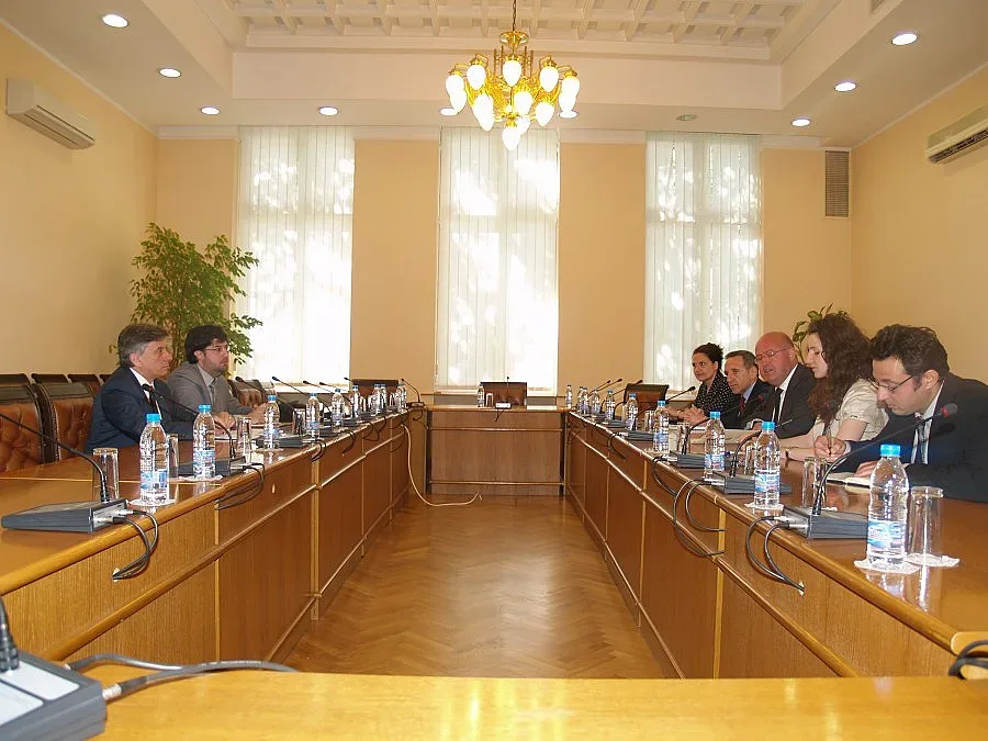 Обсъдиха проблемите с талоните за Гърция