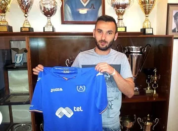 Радослав Димитров официално подписа със "сините"