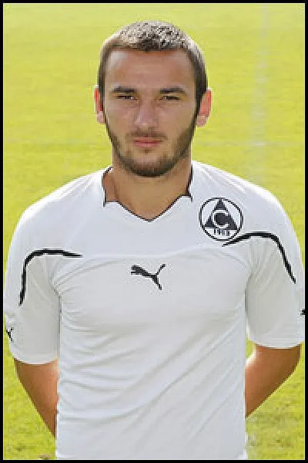 Бивш на "Славия" заменя Дъстли Мюлдер на Герена