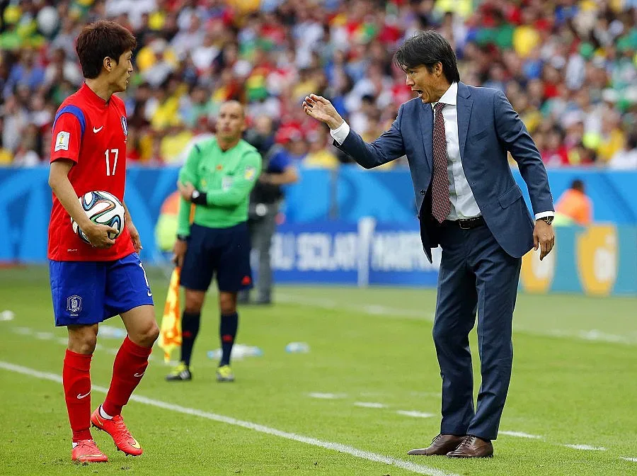 Хон Мюн Бо се извини на феновете на Южна Корея