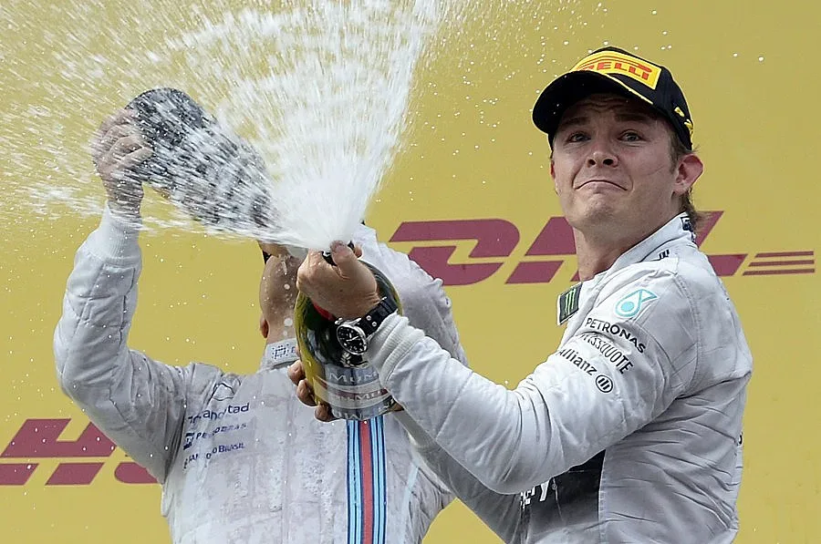 "Мерцедес" с шести двоен успех