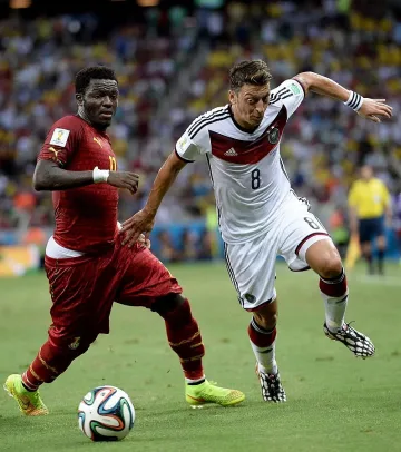 "Черна звезда" раздава пари