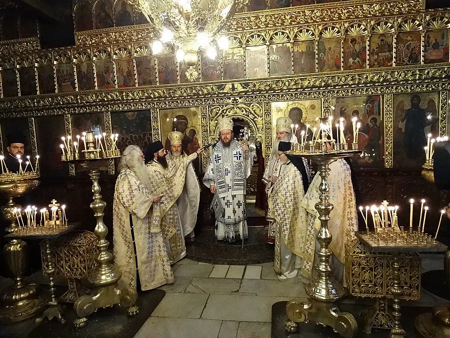 Слагат видеостени в Бачковския манастир