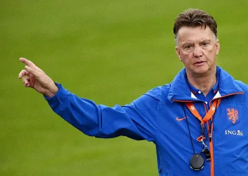 Натрапници докараха до истерия Ван Гаал