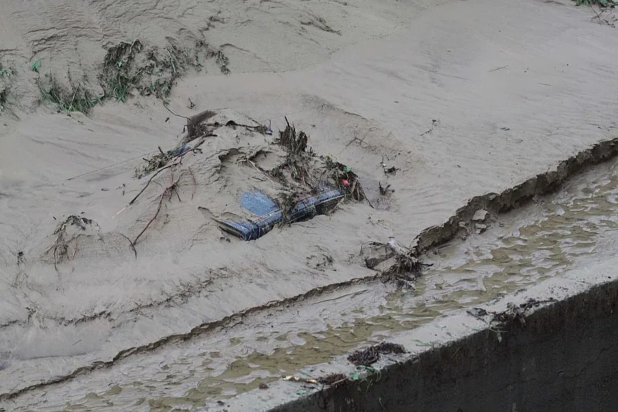 Погребват жертвите на водния ад във Варна