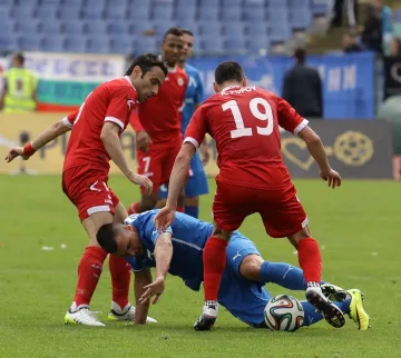 Мурсия даде лентата на Валери Божинов