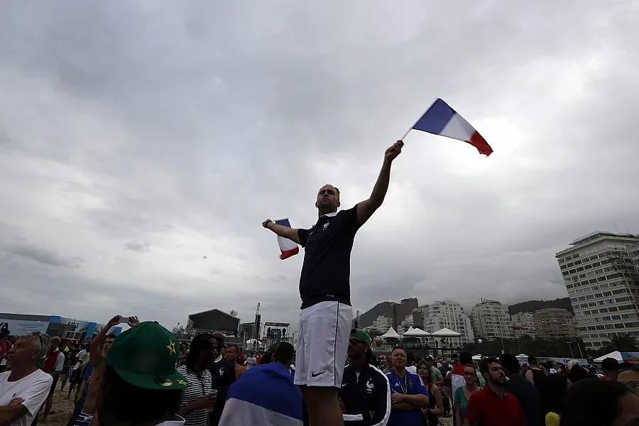 Светът е син, ликува Франция