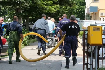 Семейства плачат пред Плевнелиев 