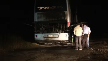 Пътнически автобус пламна в движение