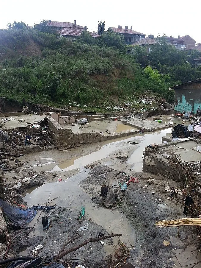 Сушат с духалки части от помпени станции в Добрич