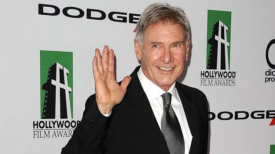 Оперираха Форд успешно