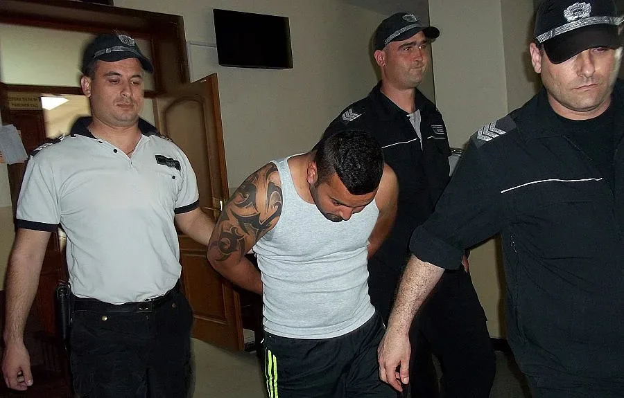 Оставиха в ареста нагли биячи