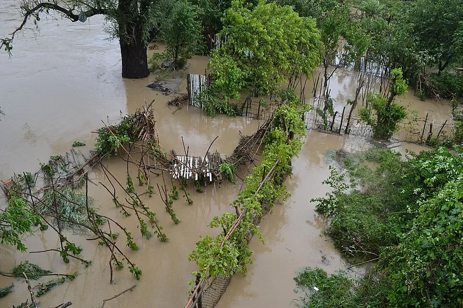 Евакуират с хеликоптери бедстващи от района на село Прилеп, Добричко