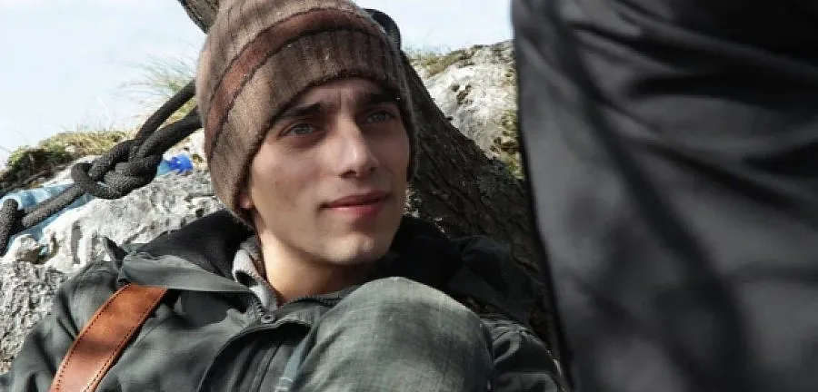 Торосян дели килия с Ейдриън Броуди 