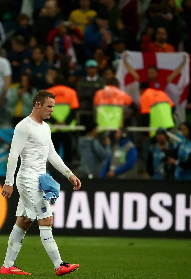 Англия пред отпадане, Гърция и Япония равни