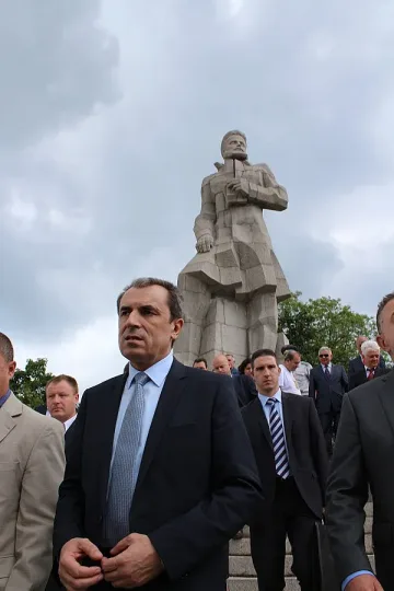 Орешарски: Координирам цяла нощ