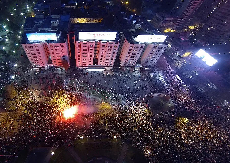 Испания плаче: Абдикация (ОБЗОР)