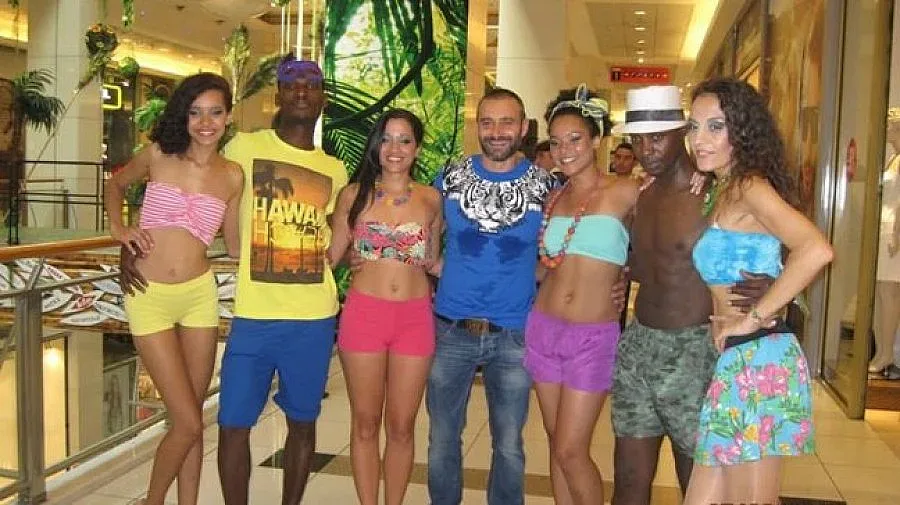 Артисти от три континента в новия проект на Калин Вельов