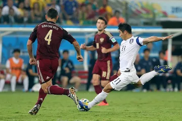 Голмайсторът на Южна Корея взима по $140 на месец