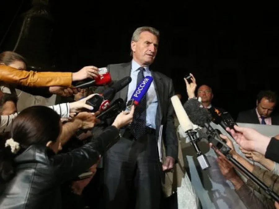 Йотингер: "Южен поток" е спрян временно