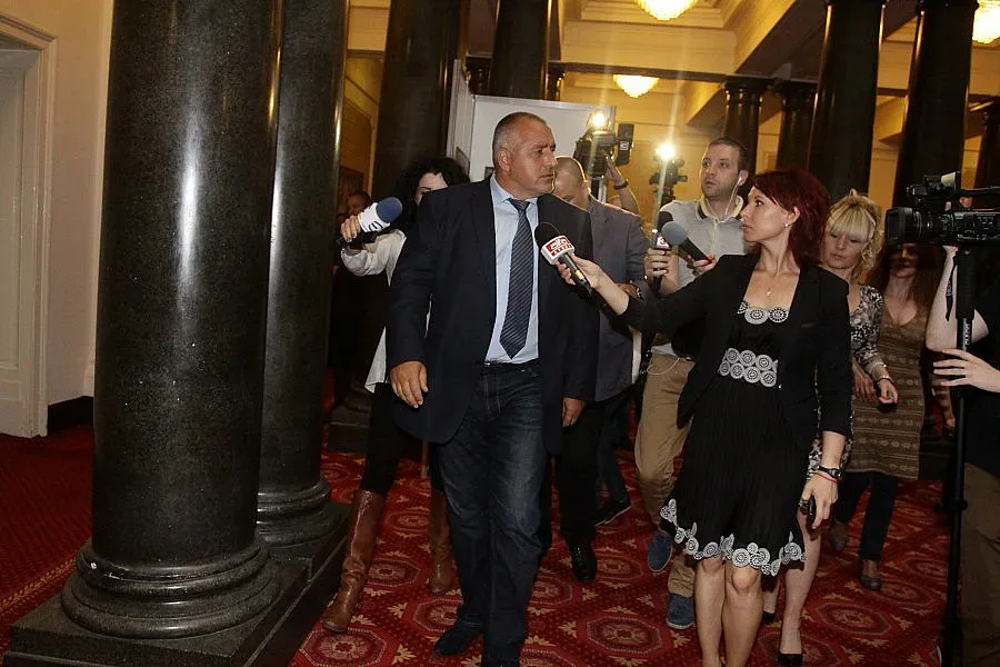 Консенсус от ден до пладне