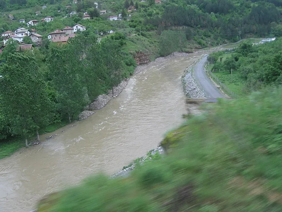 Искър се вдигна с 20 см