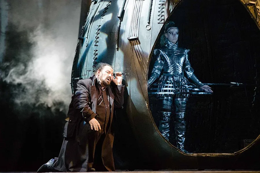 Калуди Калудов е Хофман в НДК