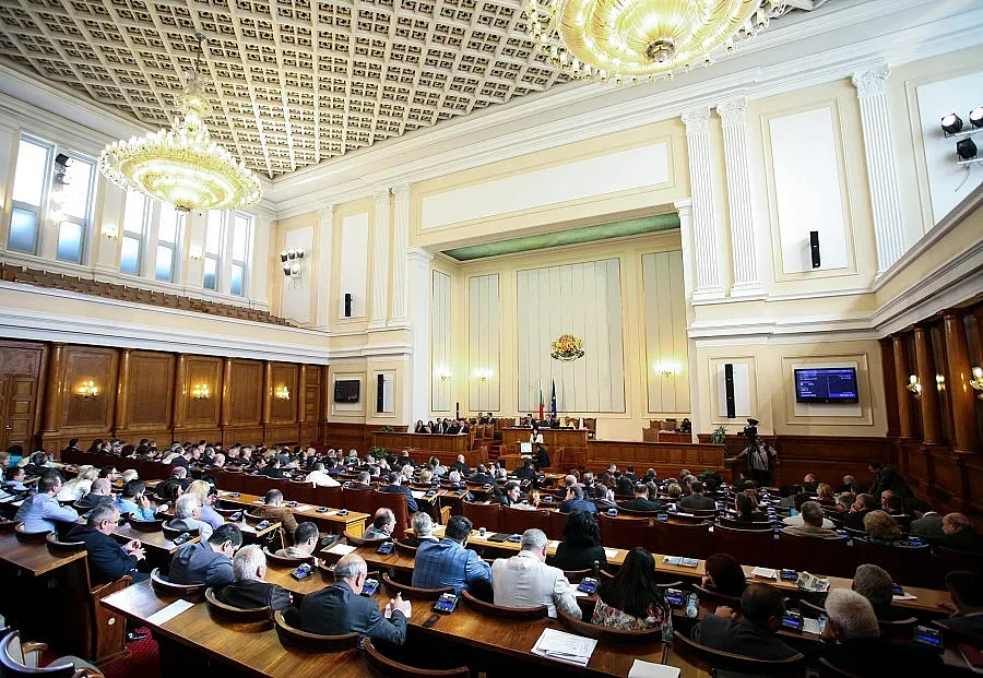 Депутатите отложиха ветото на президента за МВР