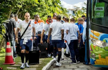 "Лалетата" тренират във фоайе на хотел