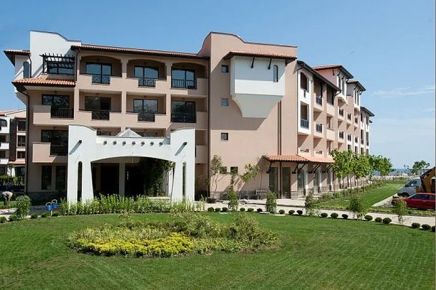 Пламна хотел край морето