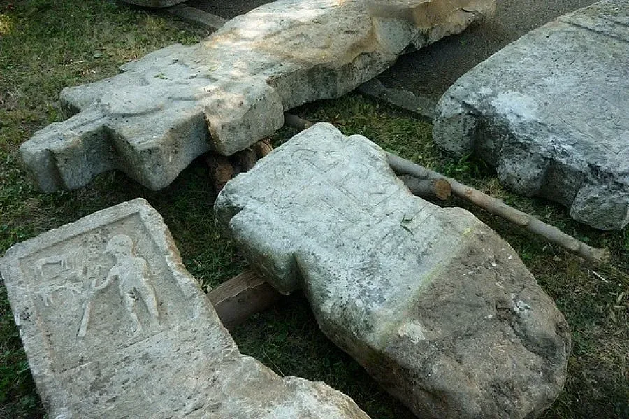 Изложба на римски паметници до археологическия музей