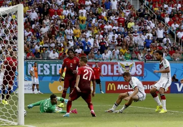 Германия разгроми Португалия с хеттрик на Томас Мюлер