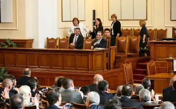 Спор за задължителните бюлетини в парламента